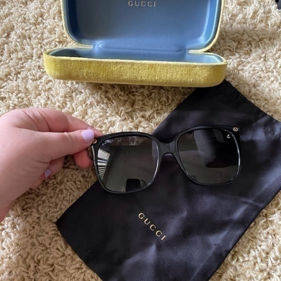 Gucci authentic black sunglasses with case and dust bag - Picture 2 of 6